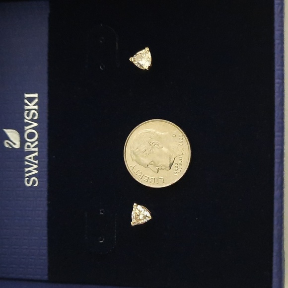 NIB Swarovski Elements CZ PE Stud Tri Earrings - Picture 7 of 7